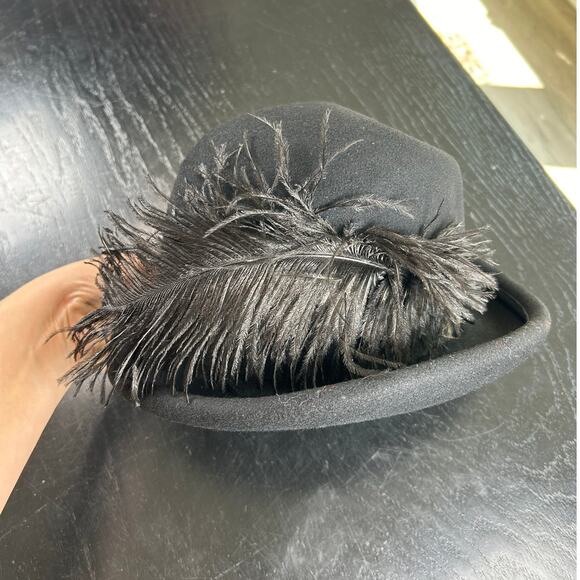Vintage- Wool-  Feather - Bowler Hat- Doeskin Michelle- made in USA chic - Picture 7 of 9